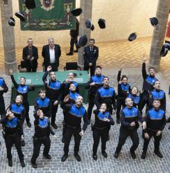 nuevos_agentes_policia_municipal2a9a0205.jpg