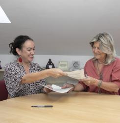 firma_convenio_fundacion_caja_navarra_2.jpg