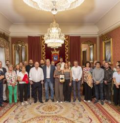 3_entrega_panuelo_a_mari_ganuza_senosiain_privilegio_union_dsc_5997.jpg