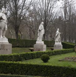 taconera estatuas y gayarre
