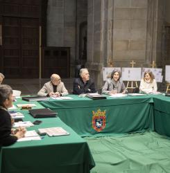 Pose de los integrantes de la reunión en los Caídos