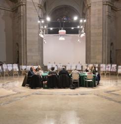 Pose de los integrantes de la reunión en los Caídos