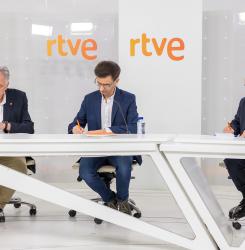 Firma convenio TVE