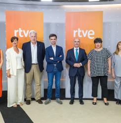 Firma convenio TVE