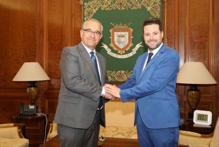 reunión alcaldes de Pamplona y Tudela