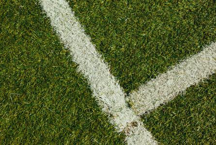 uso de los campos de fútbol y polideportivos municipales