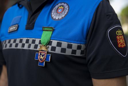 policía