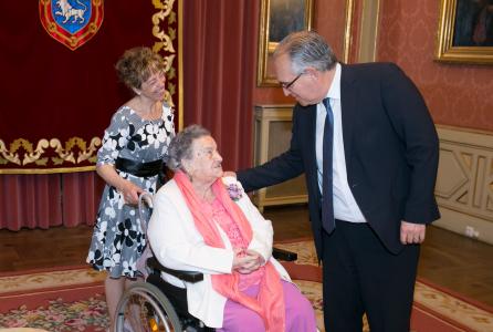 Homenaje a la centenaria