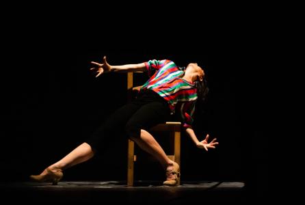 mujer bailando
