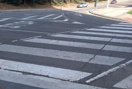 Actuación de asfaltado en Avda. Arostegui