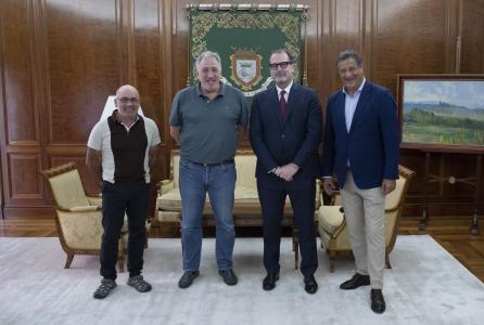 Foto encuentro Federación Internacional de Pelota Vasca