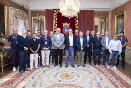 foto INSIGNIA DE ORO FEDERACION NAVARRA PELOTA VASCA