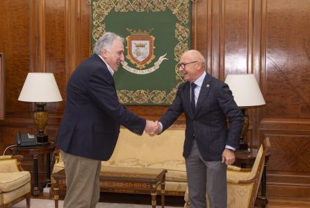 visita_del_embajador_checo