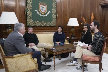 Reunión políticas lingüísticas