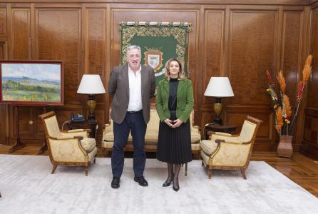 1_encuentro_con_la_consulesa_general_de_rumania_dsc_8824_copia.jpg