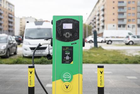cesion_punto_de_recarga_electrico_riio_arga_vehiculos_comunidad_energetica_cnb_2783.jpg