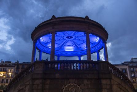 Kiosco morado