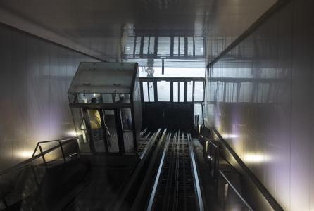 ascensor descalzos