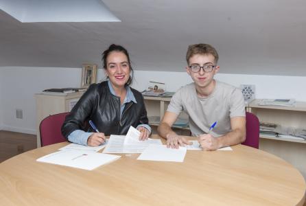firma_convenio_az_kluba_dsc_8452.jpg